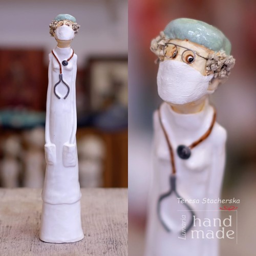 figurka-lekarki-recznie-robiona.jpg