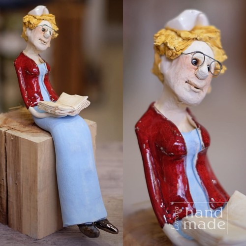 figurka-bibliotekarki-handmade.jpg