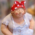 ceramiczna-figurka-gosposi-handmade.jpg