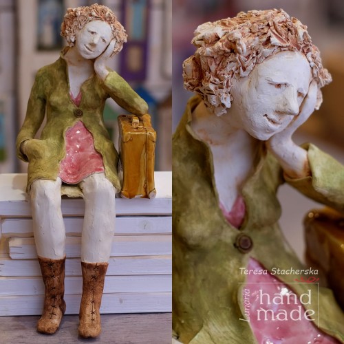ceramiczna-figurka-kobieta-z-walizka.jpg