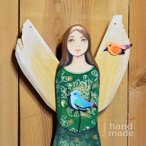 Drewniany ręcznie malowany anioł.jpg