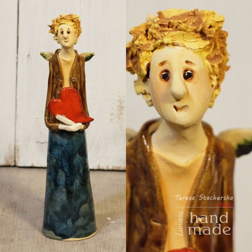 Ceramiczny anioł z sercem.jpg