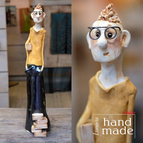figura-ceramiczna-bibliotekarz-irokez