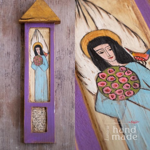recznie-robiona-drewniana-kapliczka-z-aniolem