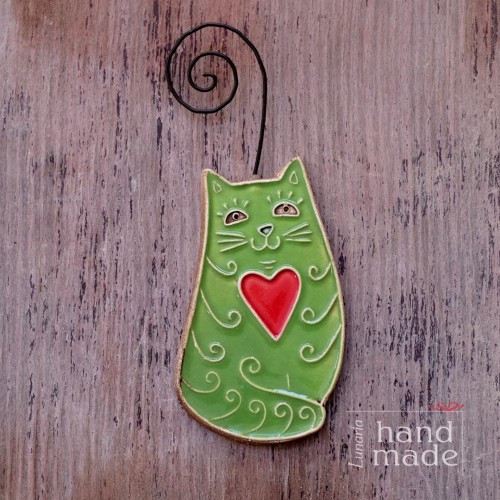 kotek-recznie-robiony-z-sercem