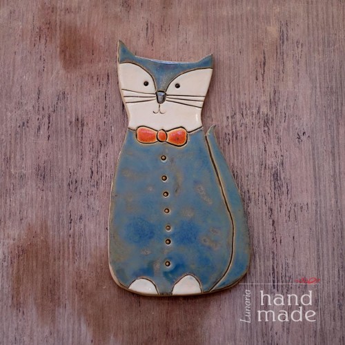 recznie-robiony-ceramiczny-kot-w-muszce